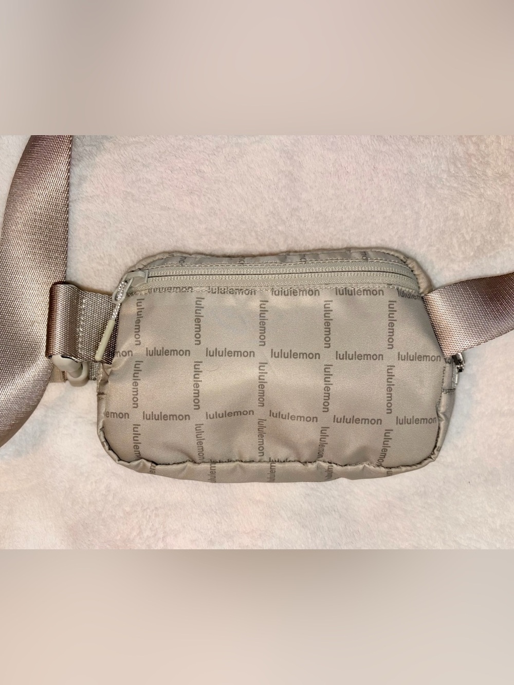 LULULEMON Everywhere Belt Bag Woodwork Grid - Picture 3 of 9